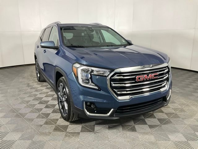 Used 2024 GMC Terrain SLT image 3
