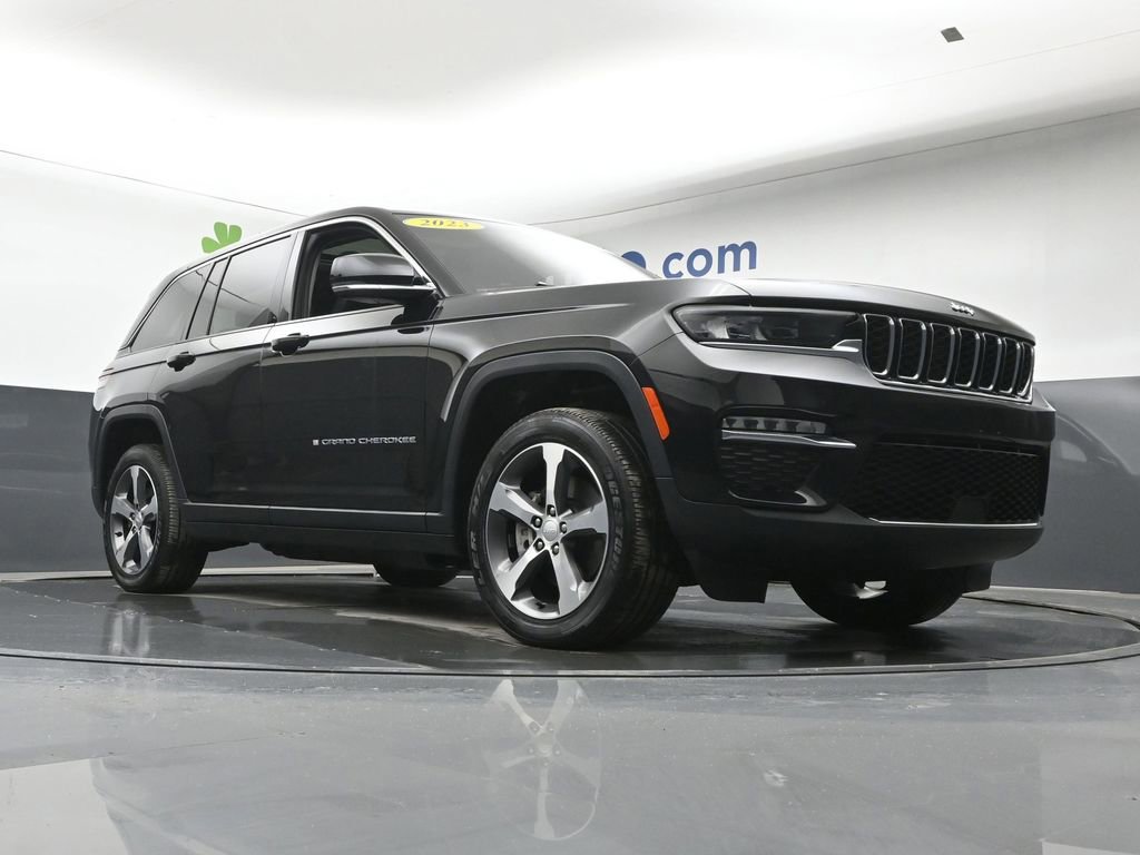 Used 2023 Jeep Grand Cherokee 4WD 4xe image 28
