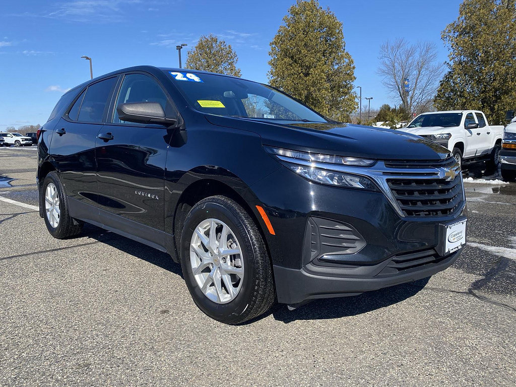Used 2024 Chevrolet Equinox LS w/ LS Convenience Package AWD/4WD image 4