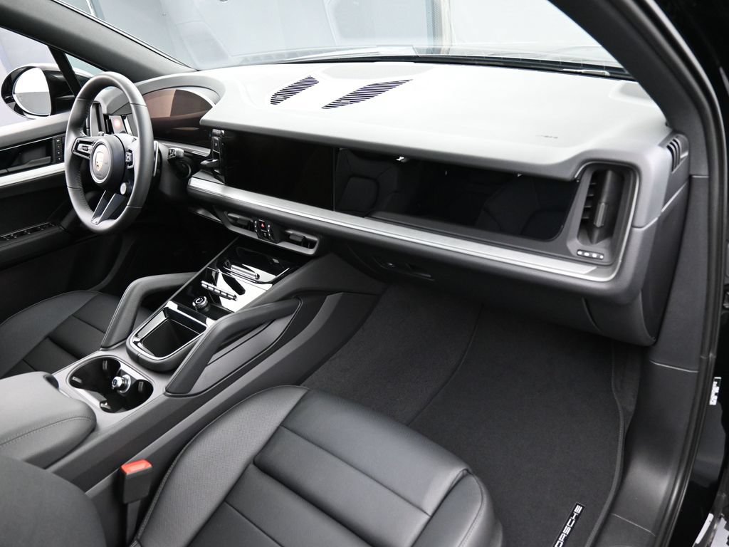 Certified 2026 Porsche Cayenne AWD/4WD image 31