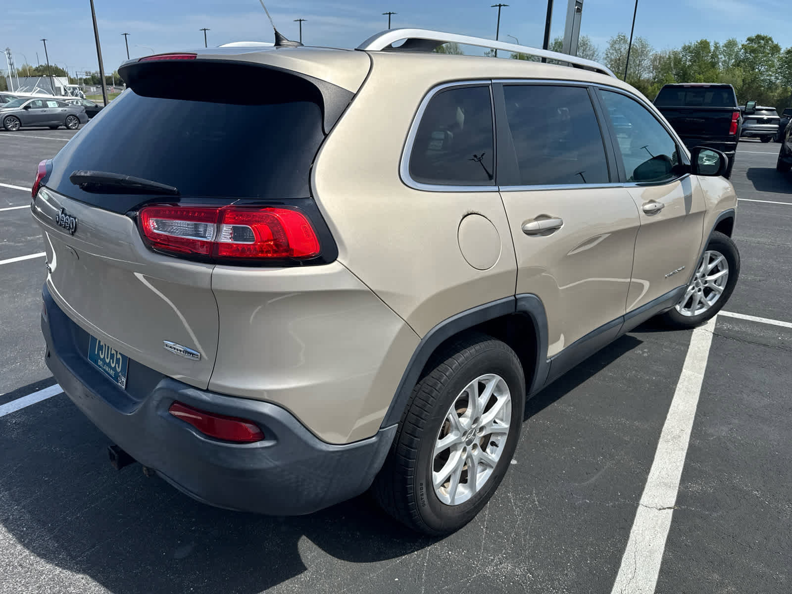 Used 2014 Jeep Cherokee Latitude w/ Comfort/Convenience Group image 5