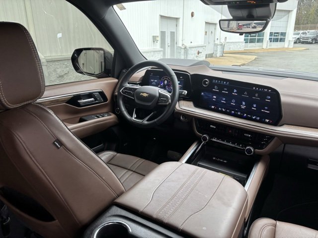 Certified 2025 Chevrolet Suburban High Country image 23