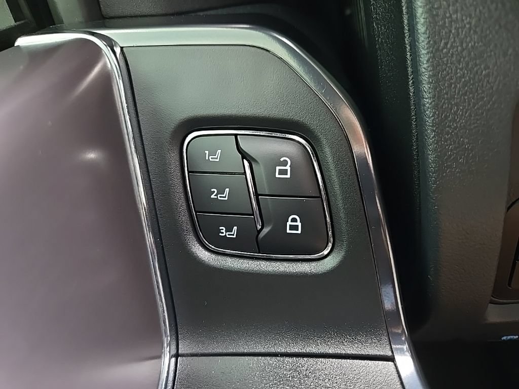 Used 2026 Ford F450 Platinum w/ FX4 Off-Road Package AWD/4WD image 28