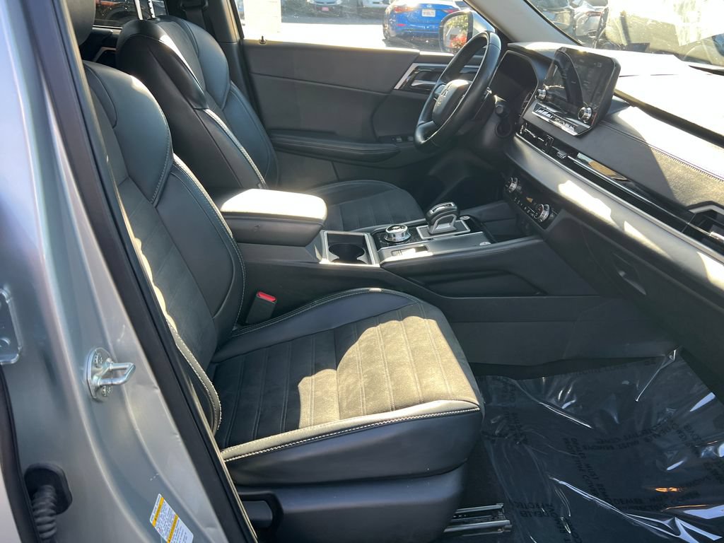 Used 2024 Mitsubishi Outlander SE FWD image 17