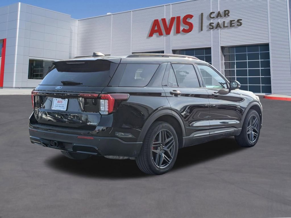 Used 2025 Ford Explorer ST-Line w/ ST-Line Street Pack AWD/4WD image 9