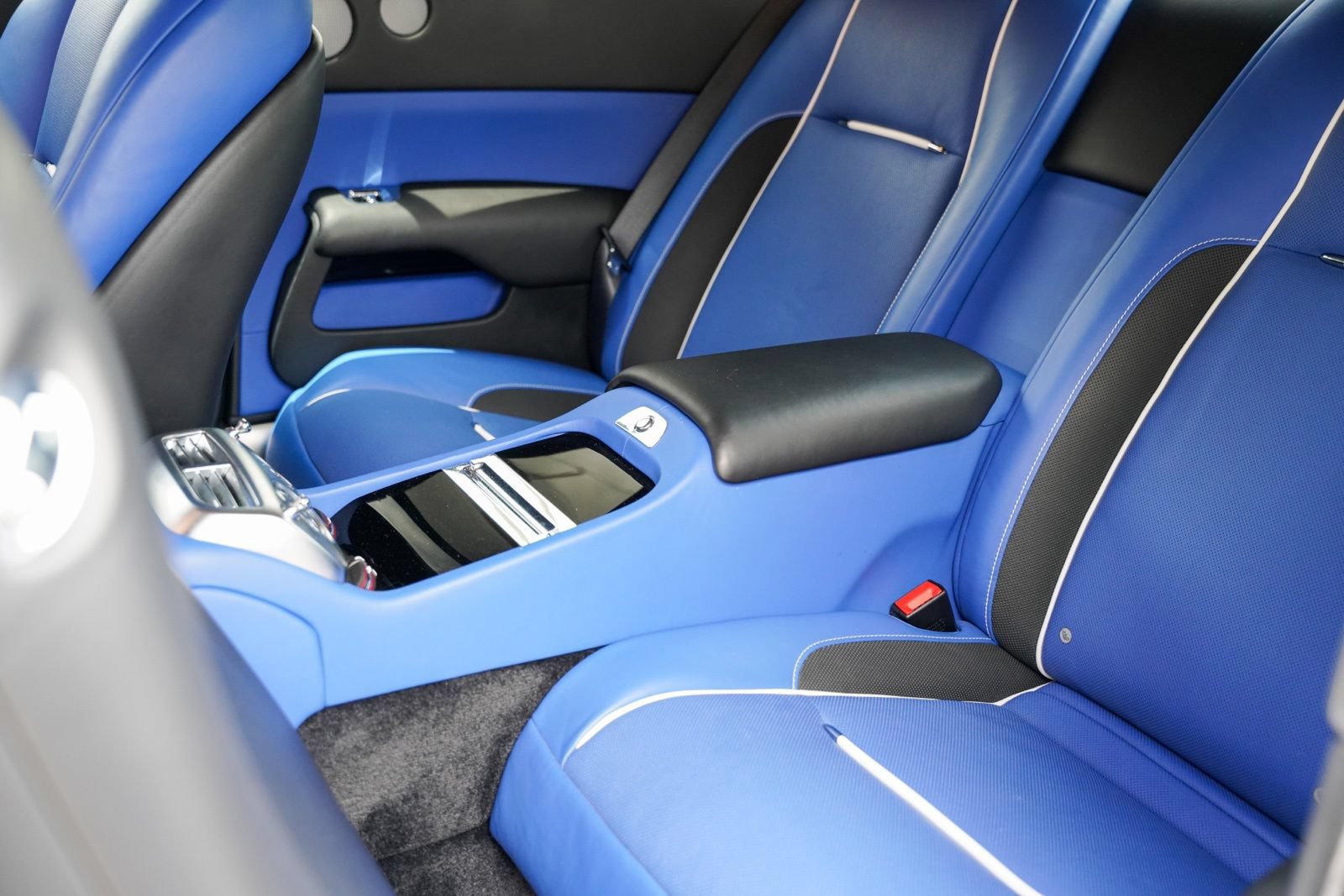 Used 2019 Rolls-Royce Wraith RWD image 21