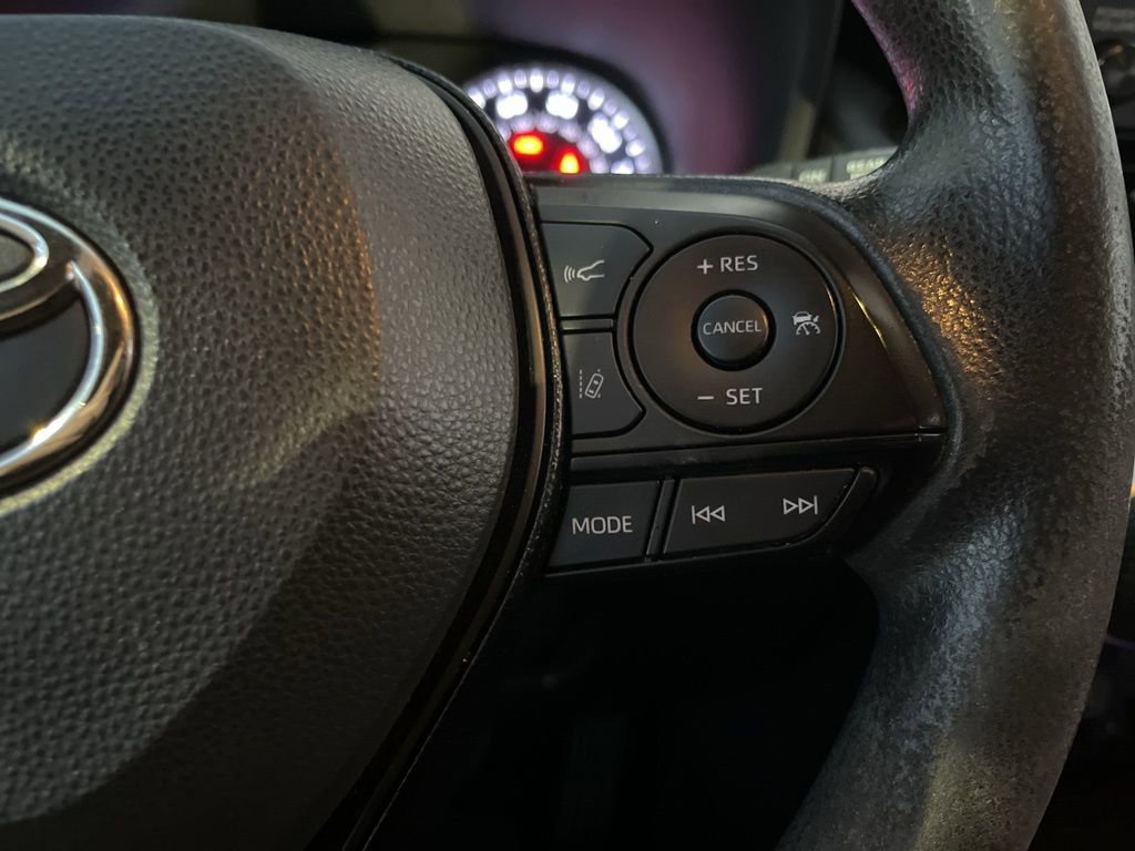 Used 2021 Toyota RAV4 XLE image 22