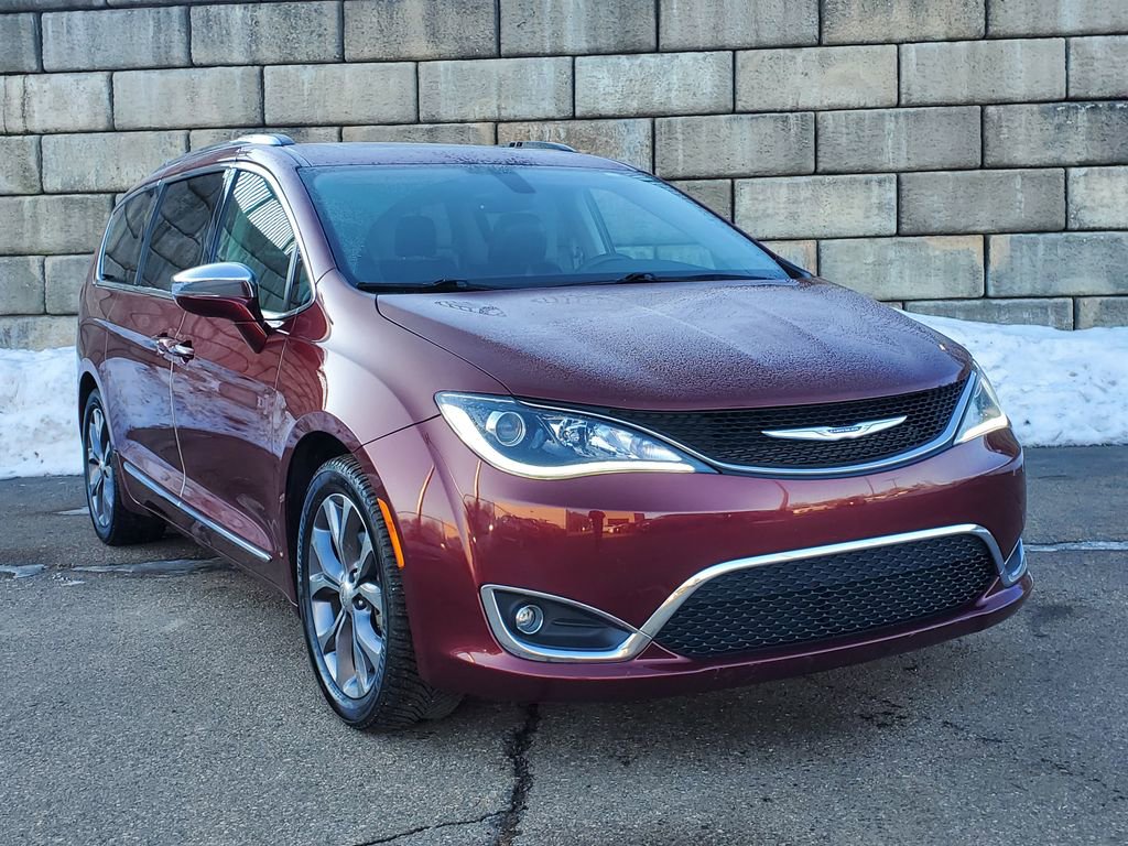 Used 2019 Chrysler Pacifica Limited w/ Tire & Wheel Group image 8