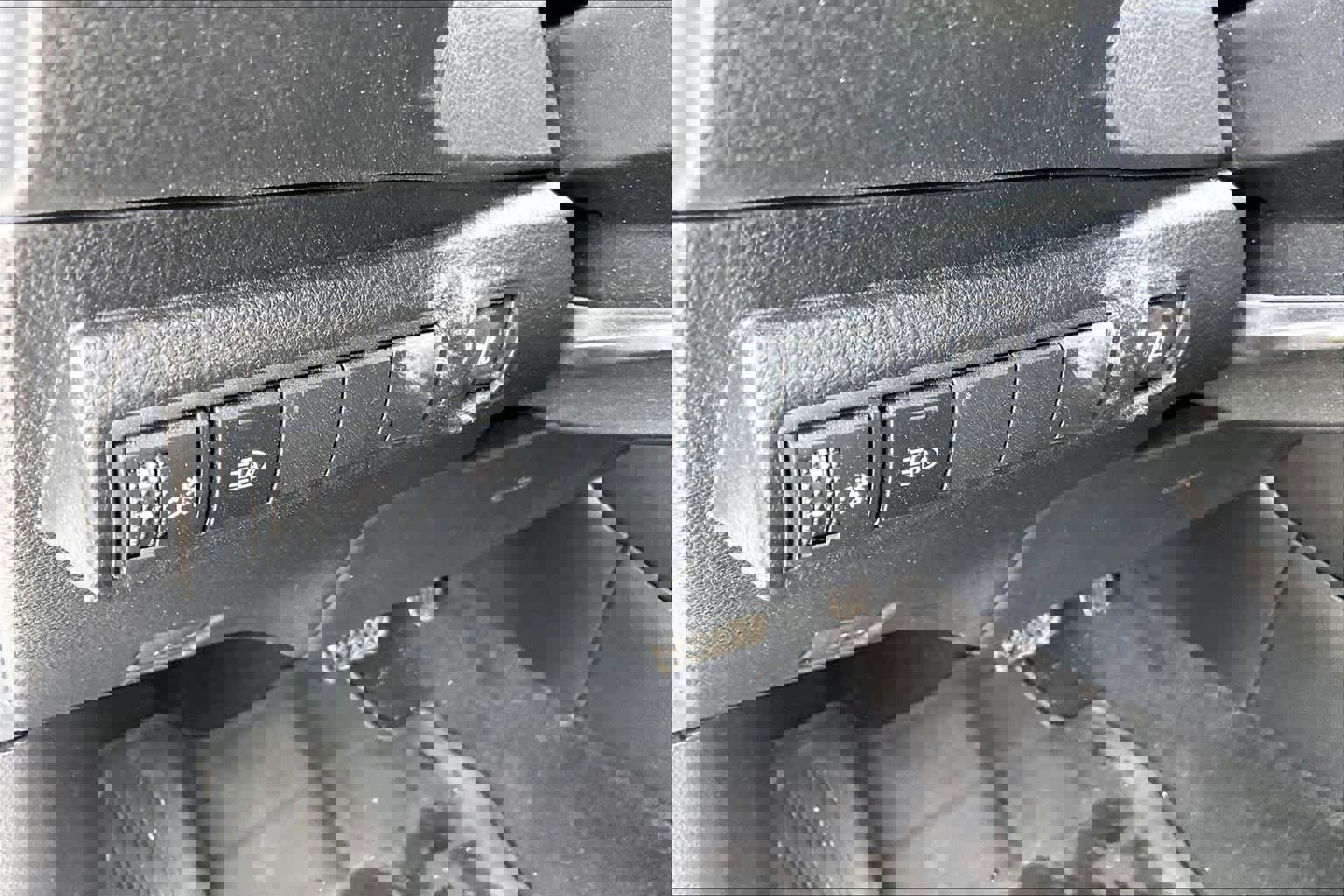 Certified 2023 Toyota Corolla LE image 32