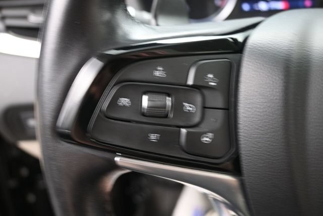 Used 2022 Buick Enclave Essence w/ Experience Buick Package FWD image 34