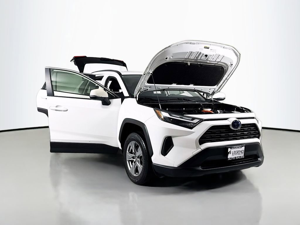 Used 2022 Toyota RAV4 XLE w/ Convenience Package image 25