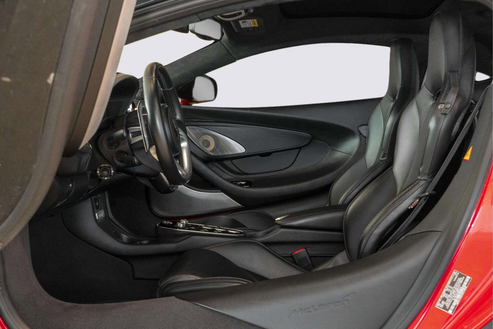 Used 2022 McLaren GT RWD image 11