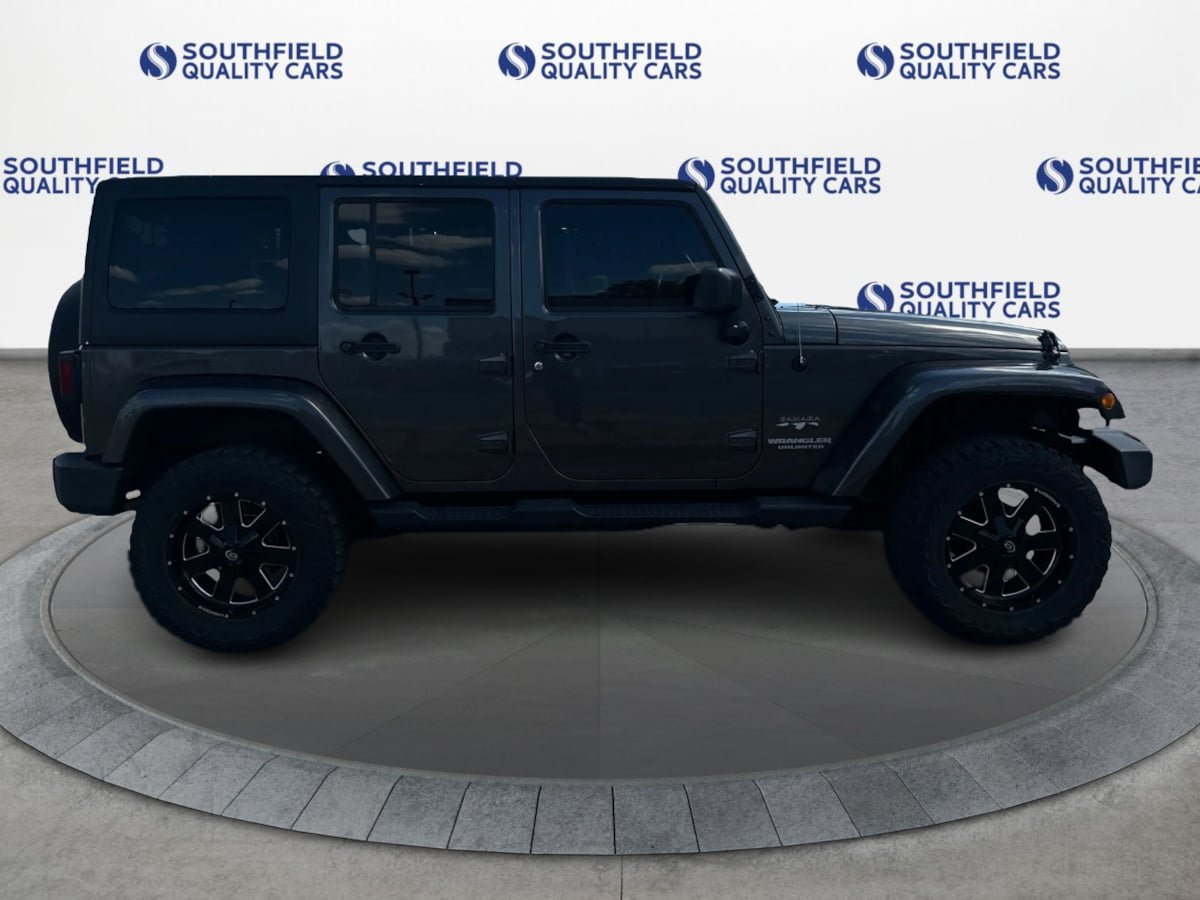 Used 2017 Jeep Wrangler Unlimited Sahara AWD/4WD image 8
