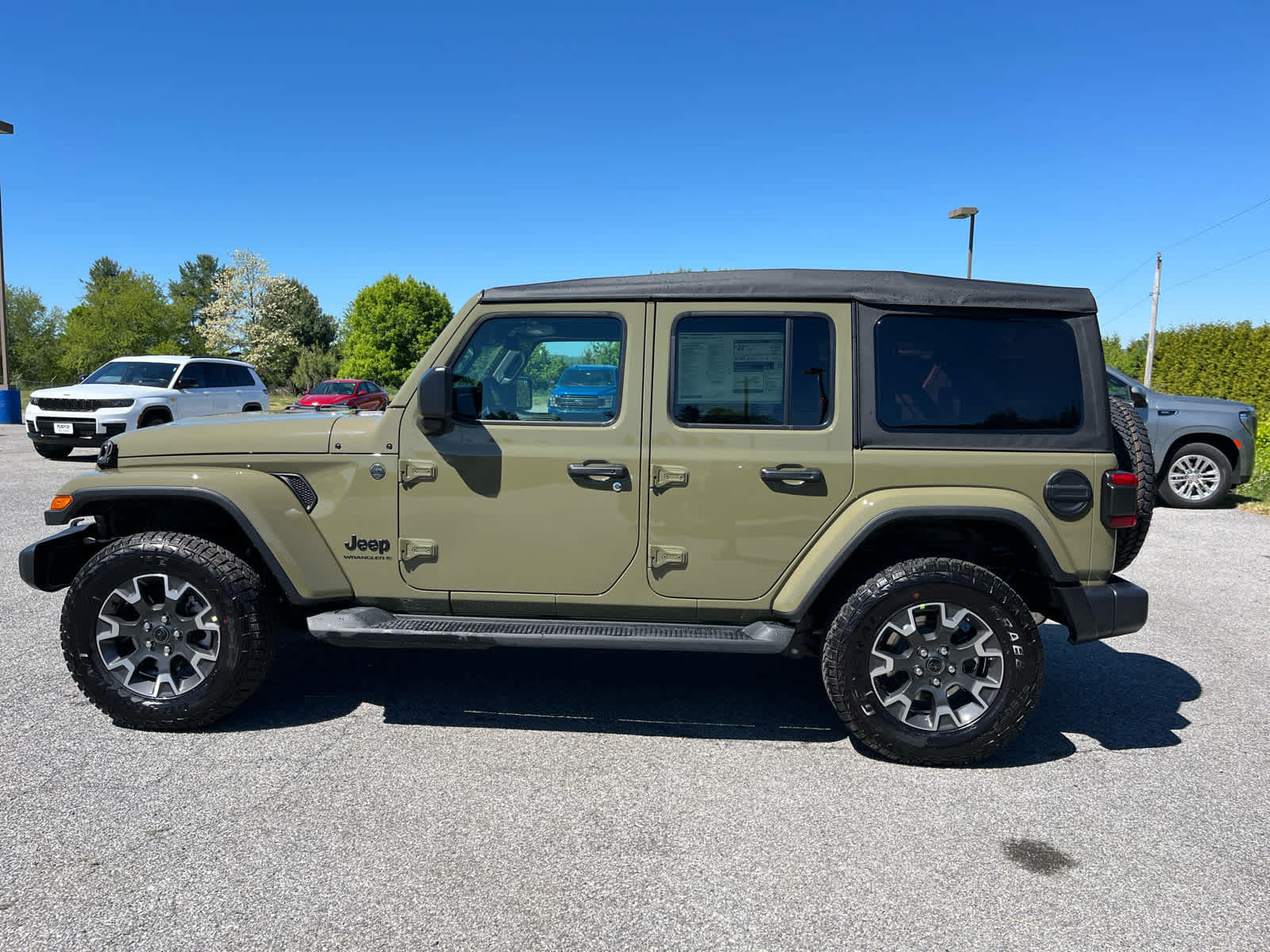 New 2026 Jeep Wrangler Unlimited Sahara AWD/4WD image 6
