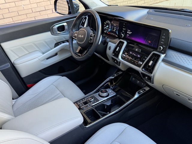 Used 2023 Kia Sorento SX Prestige w/ Panoramic Sunroof Package AWD/4WD image 8
