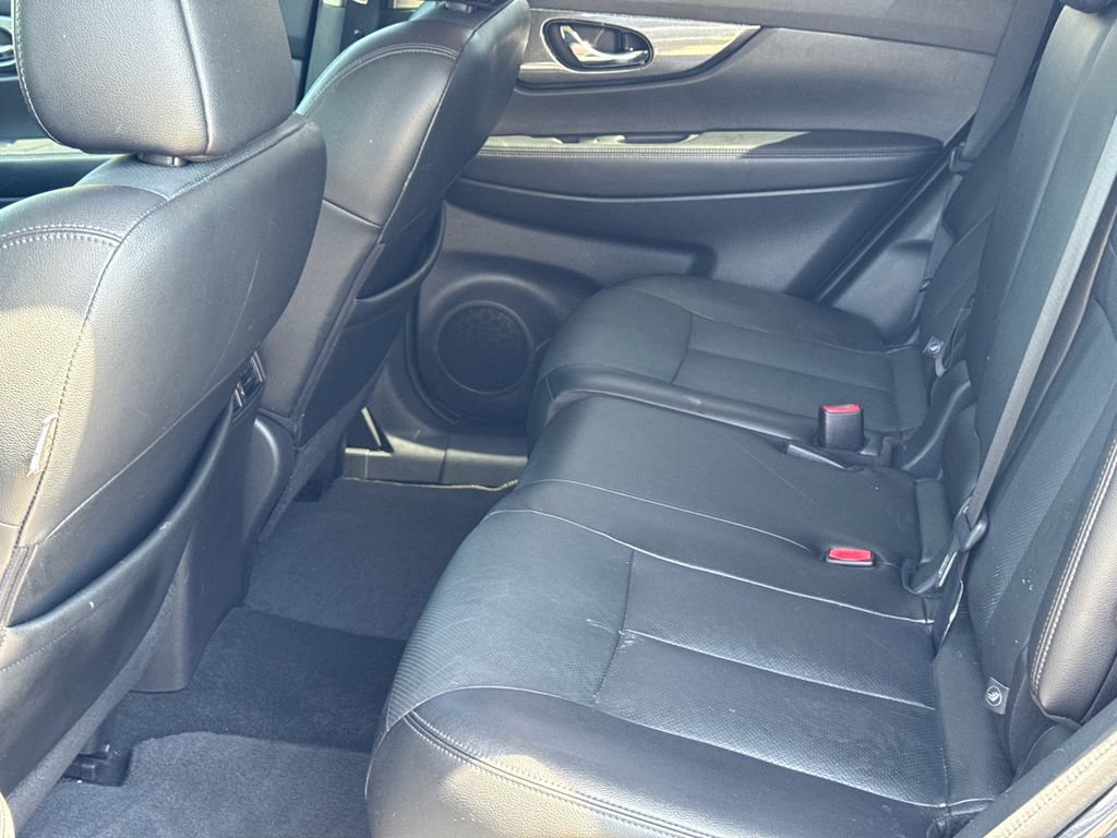 Used 2016 Nissan Rogue SL w/ SL Premium Package FWD image 23