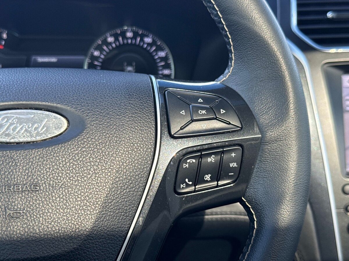 Used 2019 Ford Explorer Platinum AWD/4WD image 34