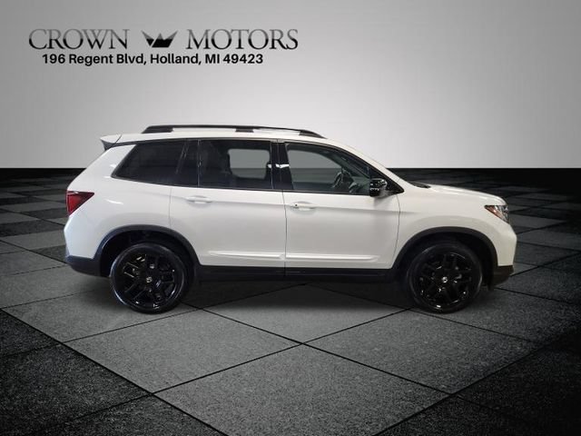 Certified 2025 Honda Passport Black Edition image 2