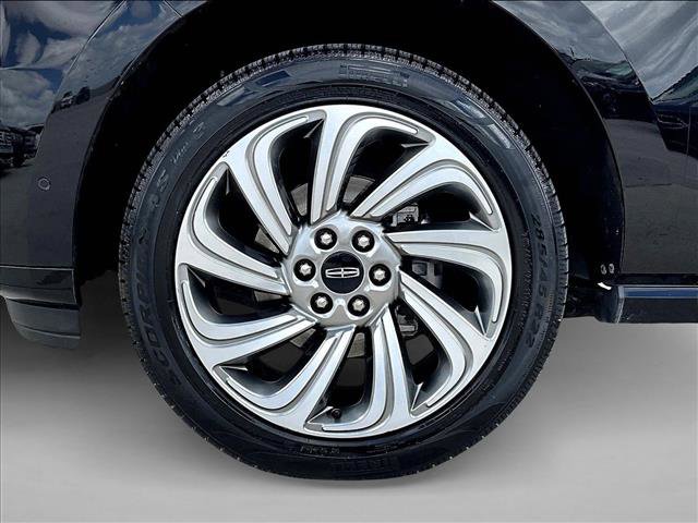 Used 2023 Lincoln Navigator L Reserve RWD image 10