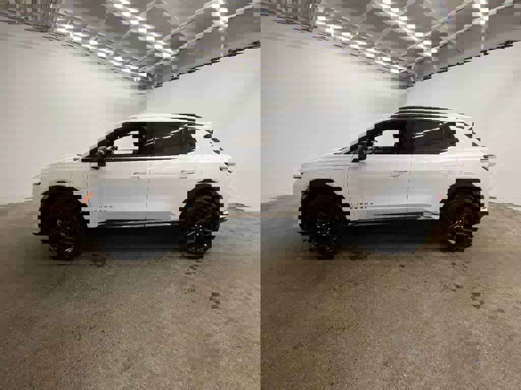 Used 2024 Chevrolet Equinox EV RS image 3