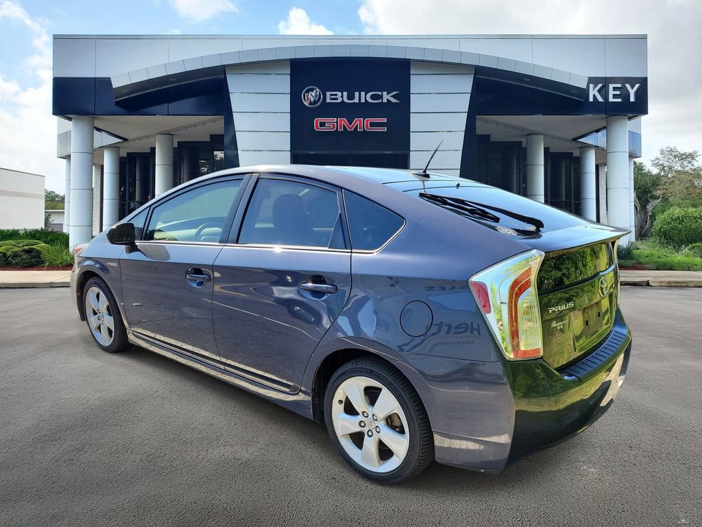 Used 2015 Toyota Prius Five w/ Advanced Technology Package image 4