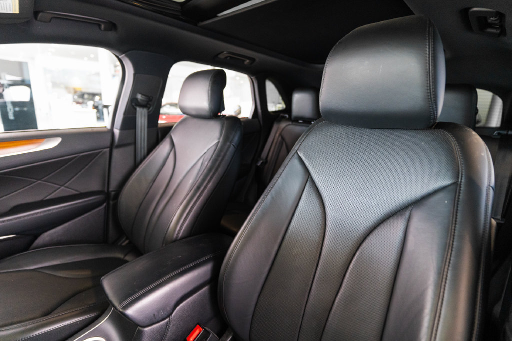 Used 2019 Lincoln MKC Reserve w/ MKC Climate Package AWD/4WD image 5