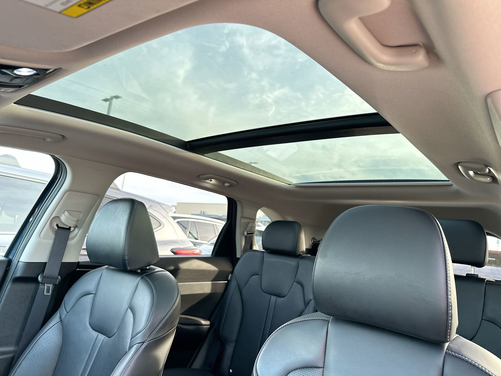 Used 2025 Kia Sorento EX w/ Panoramic Sunroof Package FWD image 26