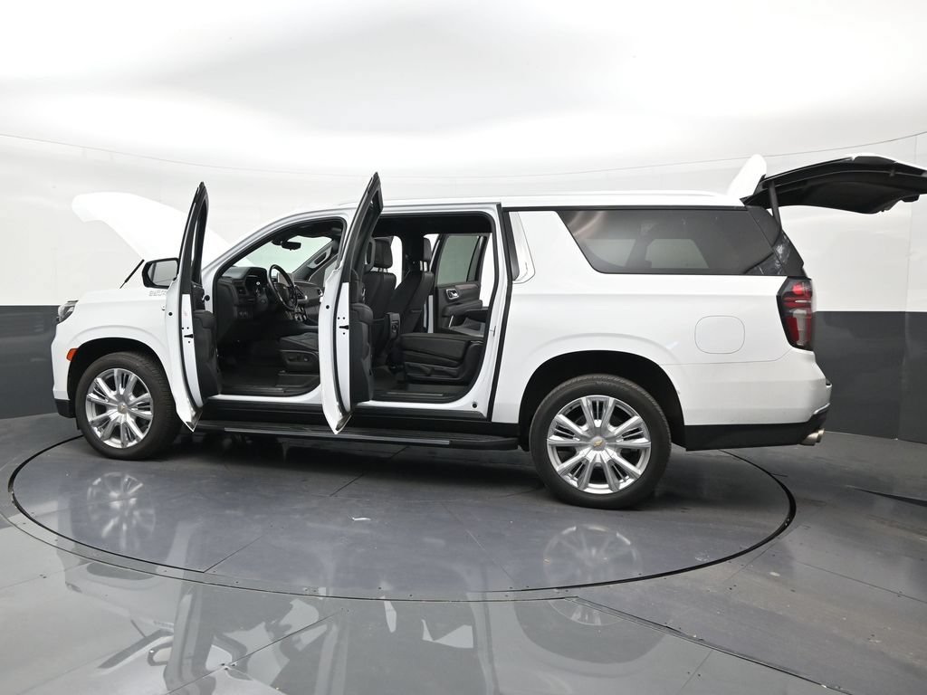Used 2022 Chevrolet Suburban High Country RWD image 29