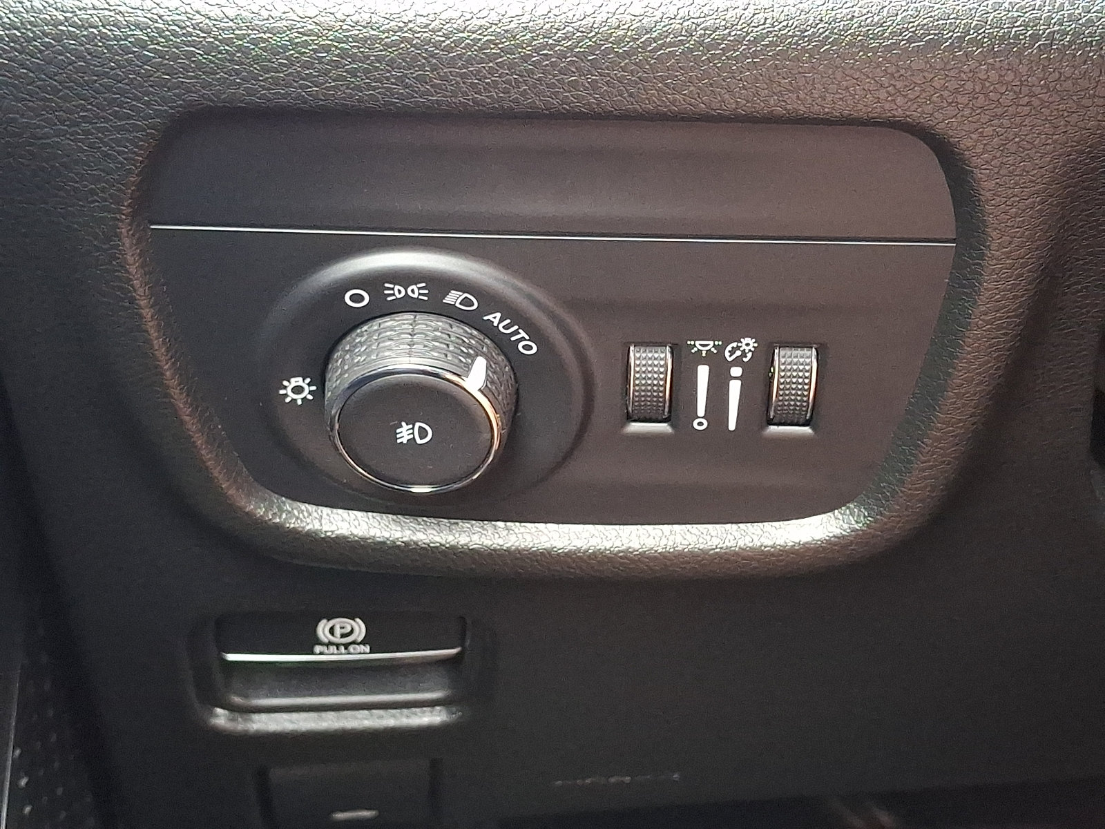 Used 2023 Jeep Grand Cherokee L Limited AWD/4WD image 26
