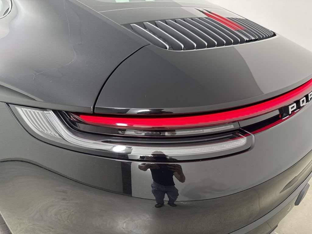 Certified 2024 Porsche 911 Carrera 4 AWD/4WD image 18