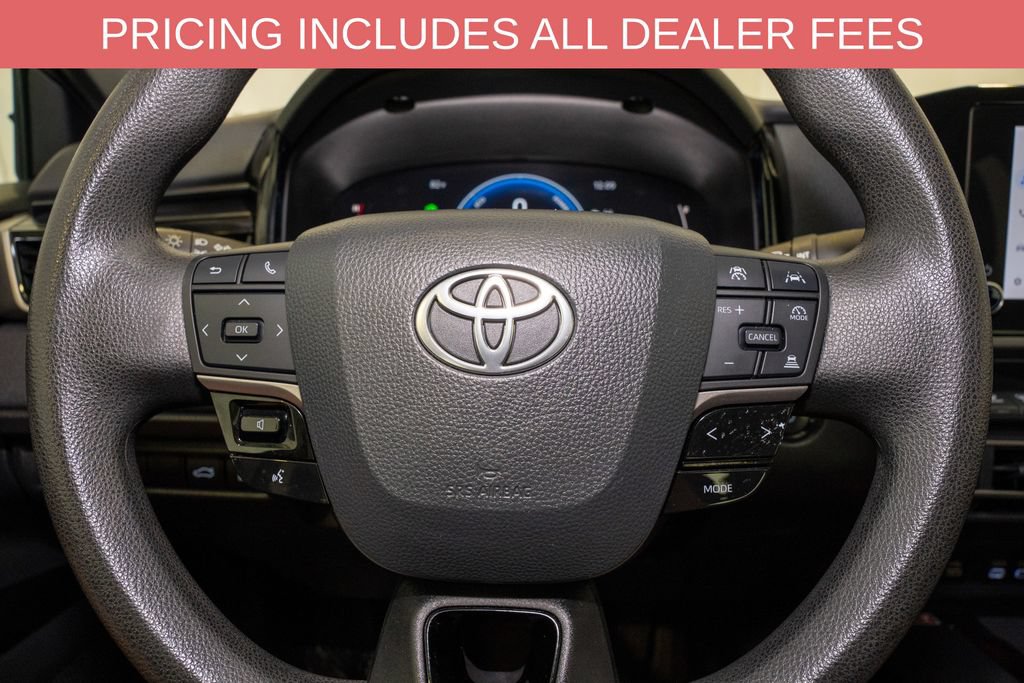 Used 2025 Toyota Camry LE FWD image 18