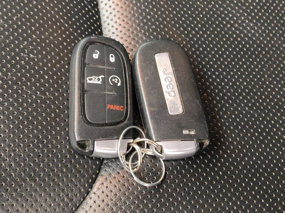 Used 2019 Jeep Cherokee High Altitude AWD/4WD image 32