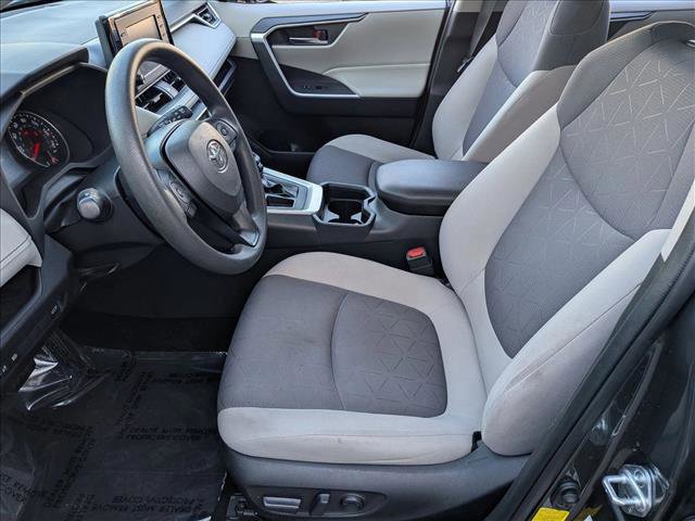 Used 2019 Toyota RAV4 XLE w/ Convenience Package FWD image 17