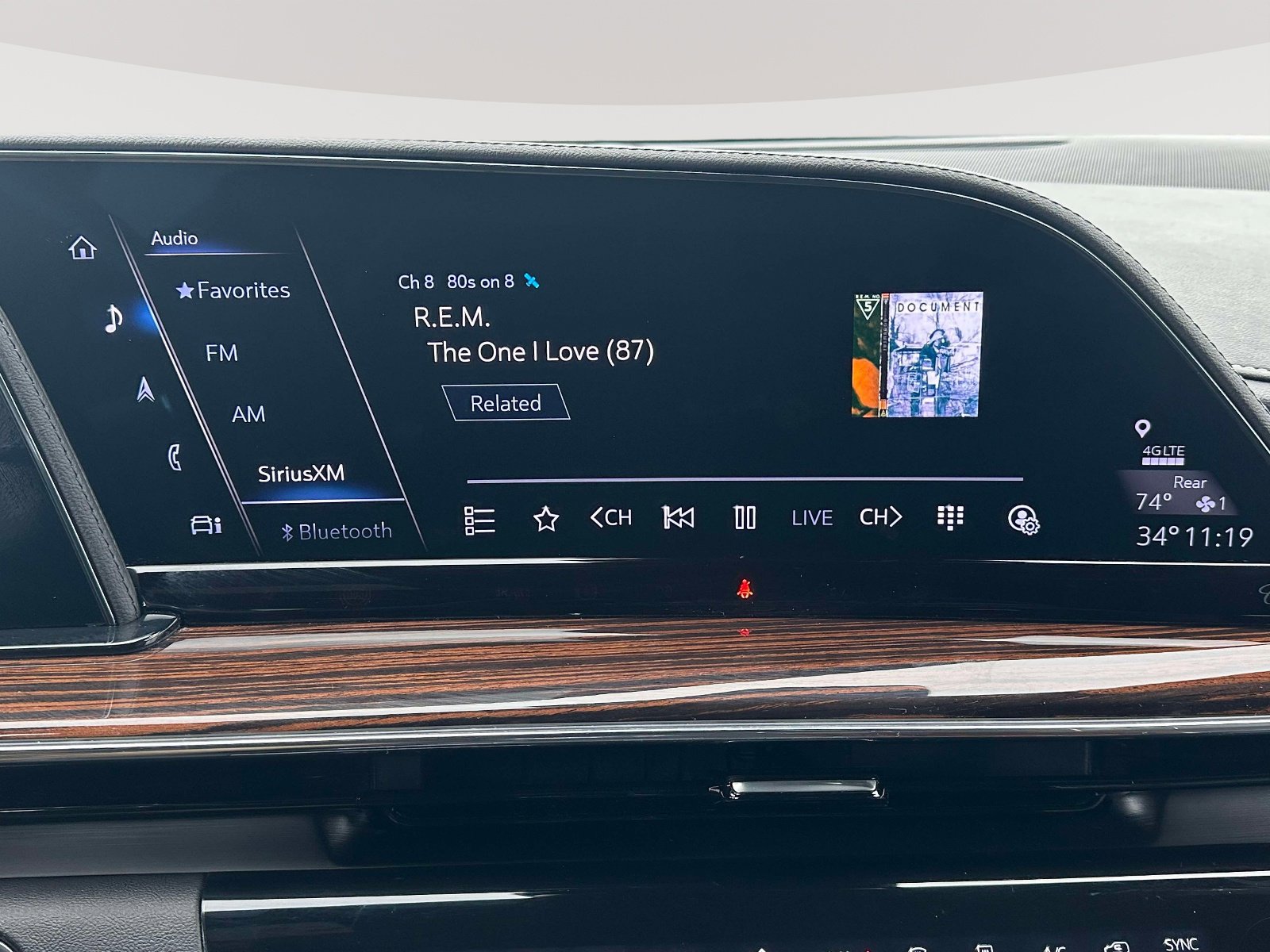 Used 2022 Cadillac Escalade Premium Luxury w/ LPO, Illumination Package image 10