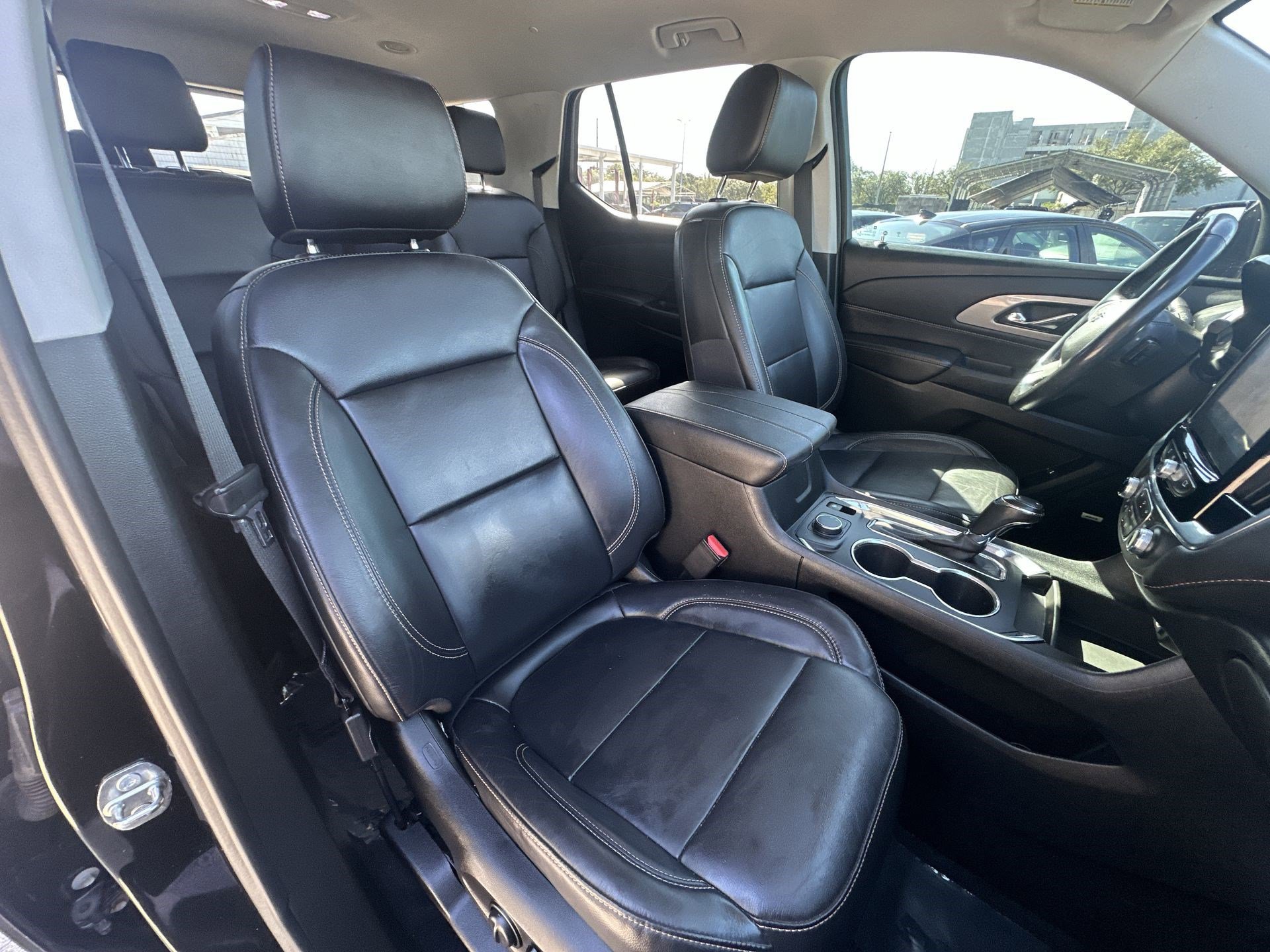 Used 2020 Chevrolet Traverse RS image 28