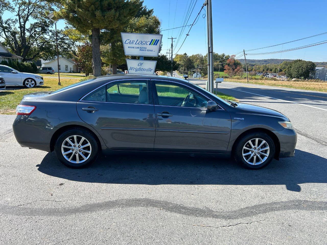 Used 2010 Toyota Camry Hybrid image 5