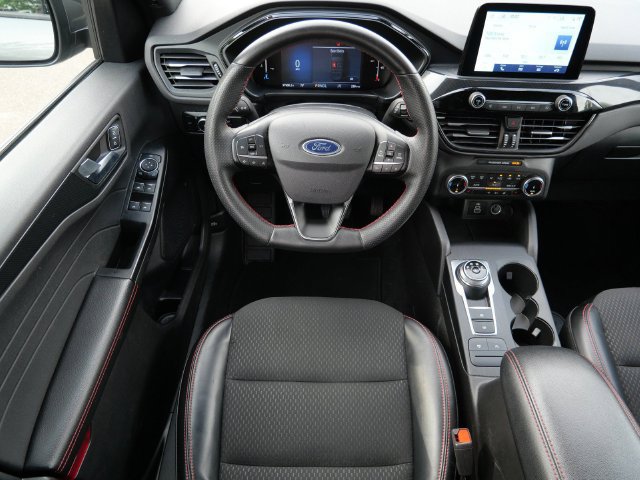 Used 2025 Ford Escape ST-Line Select AWD/4WD image 12