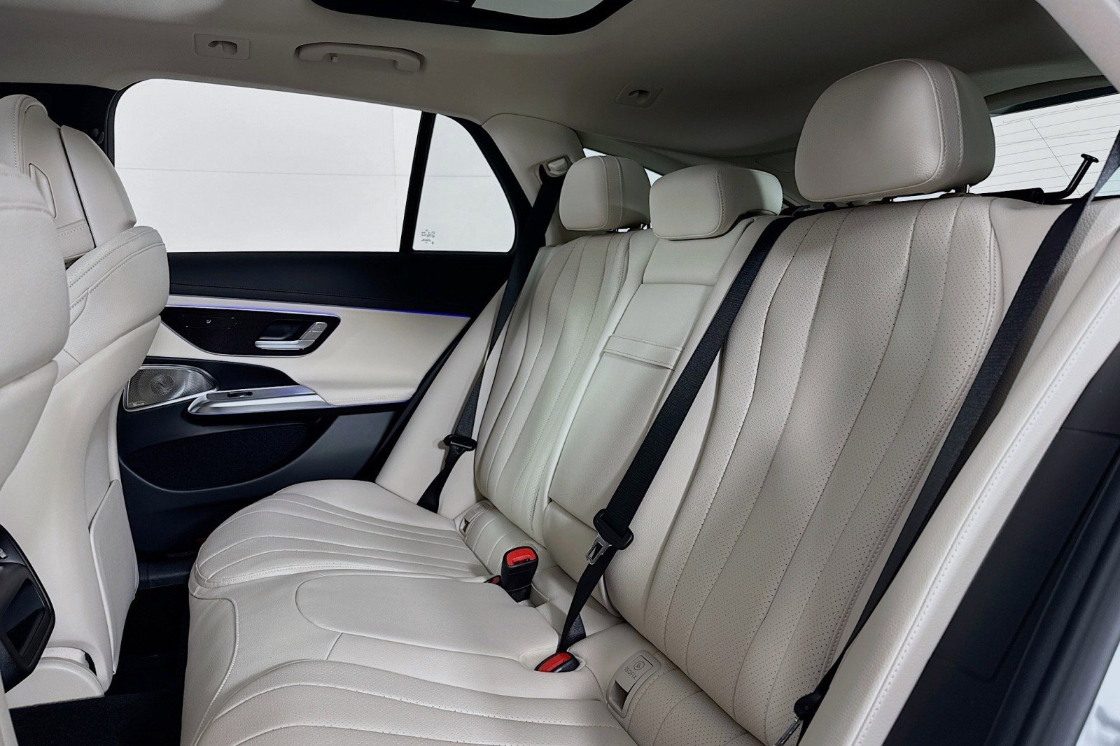 New 2026 Mercedes-Benz E 450 4MATIC All-Terrain Wagon image 7