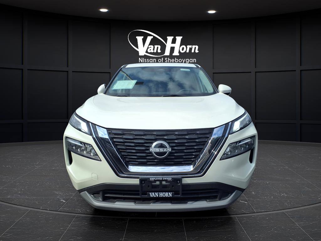 Used 2023 Nissan Rogue SV image 4