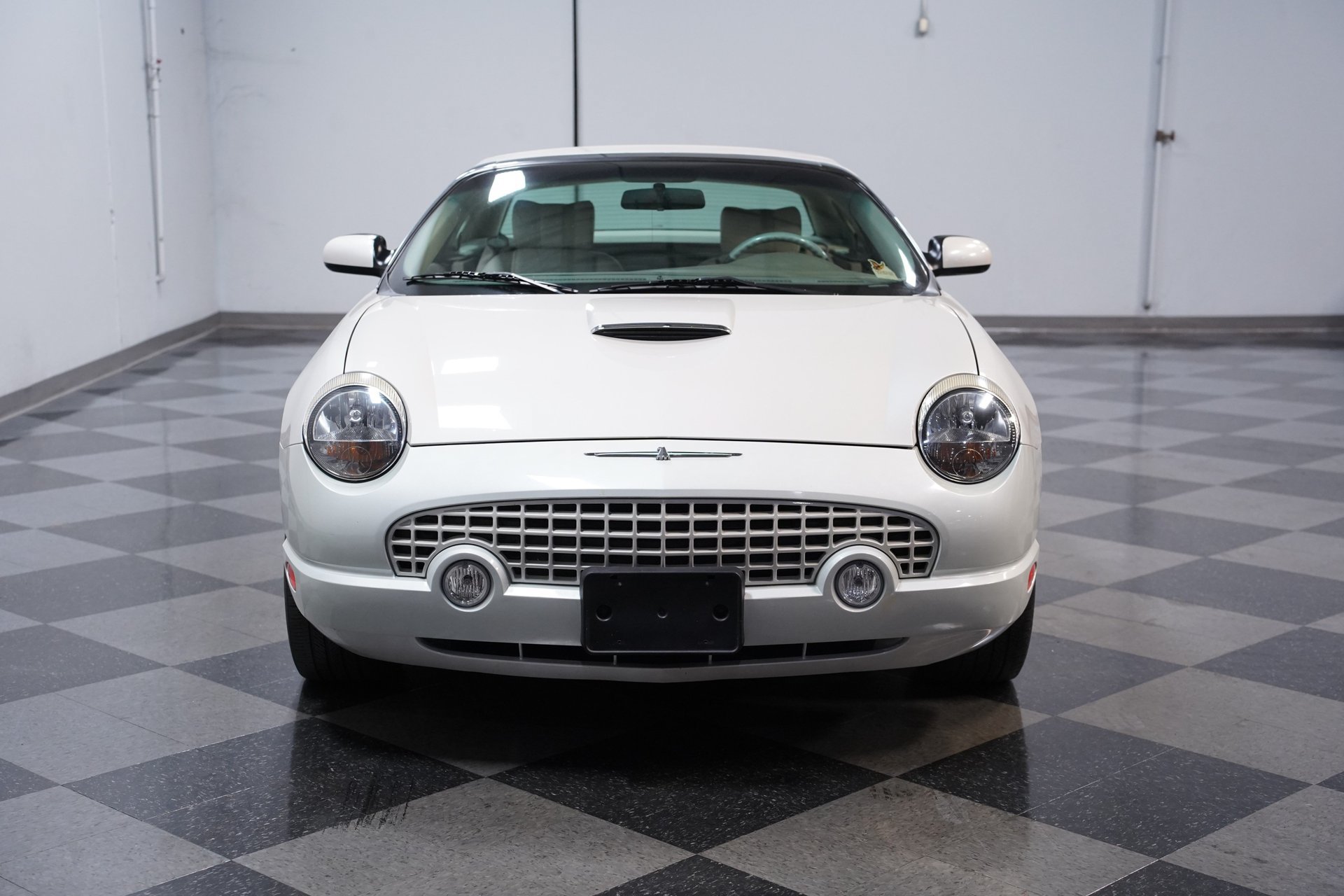 Used 2005 Ford Thunderbird 50th Anniversary RWD image 16