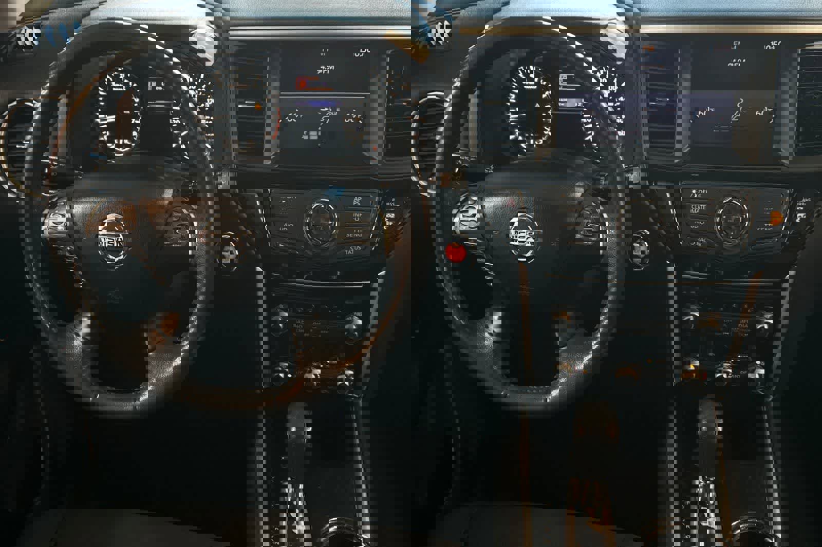 Used 2017 Nissan Pathfinder SV image 16