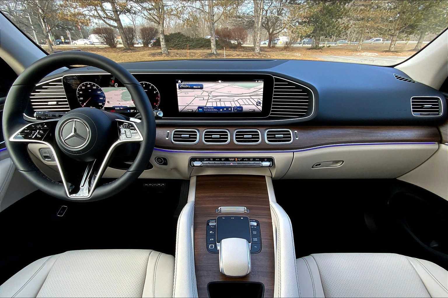 Certified 2025 Mercedes-Benz GLE 350 4MATIC image 5