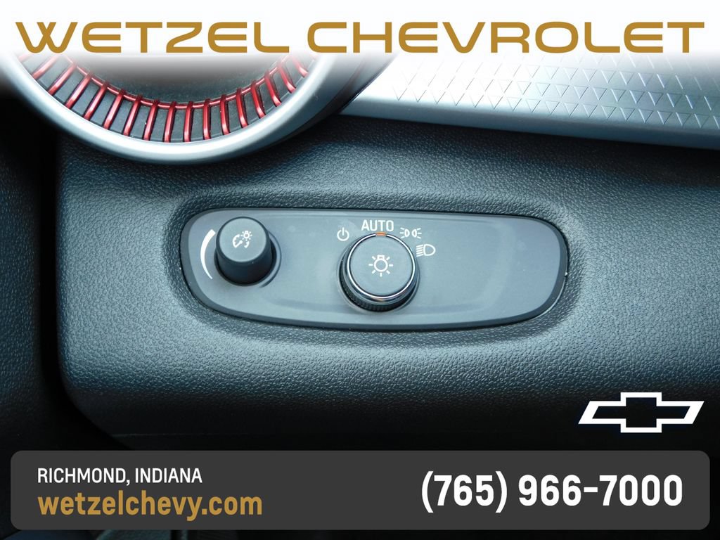 Used 2024 Chevrolet Trax RS FWD image 26