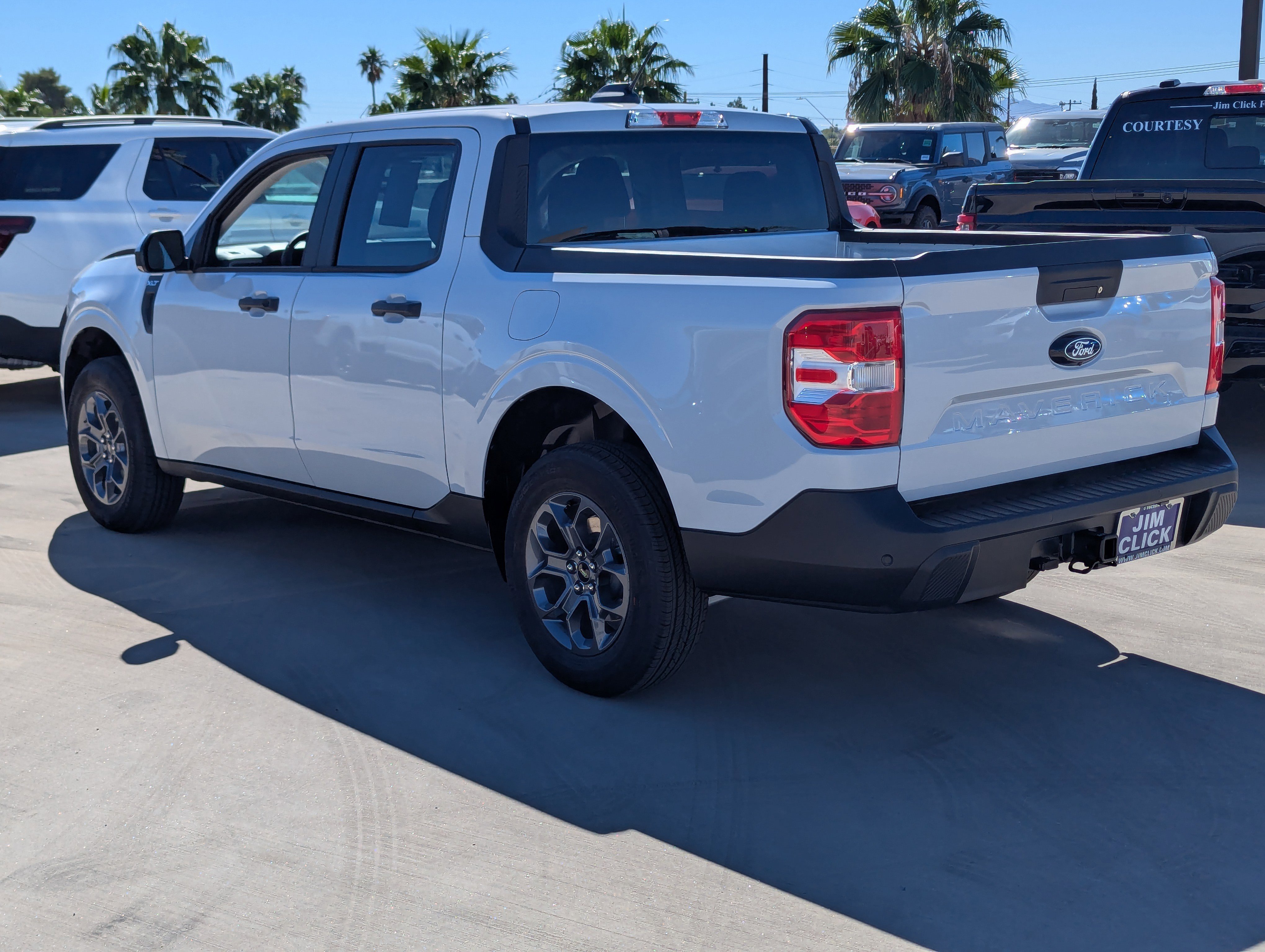 New 2025 Ford Maverick XLT w/ XLT Luxury Package image 4