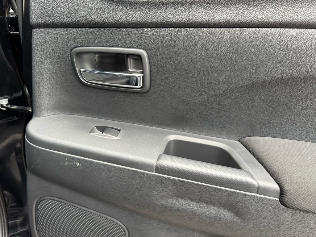 Used 2025 Mitsubishi Outlander Sport ES AWD/4WD image 20