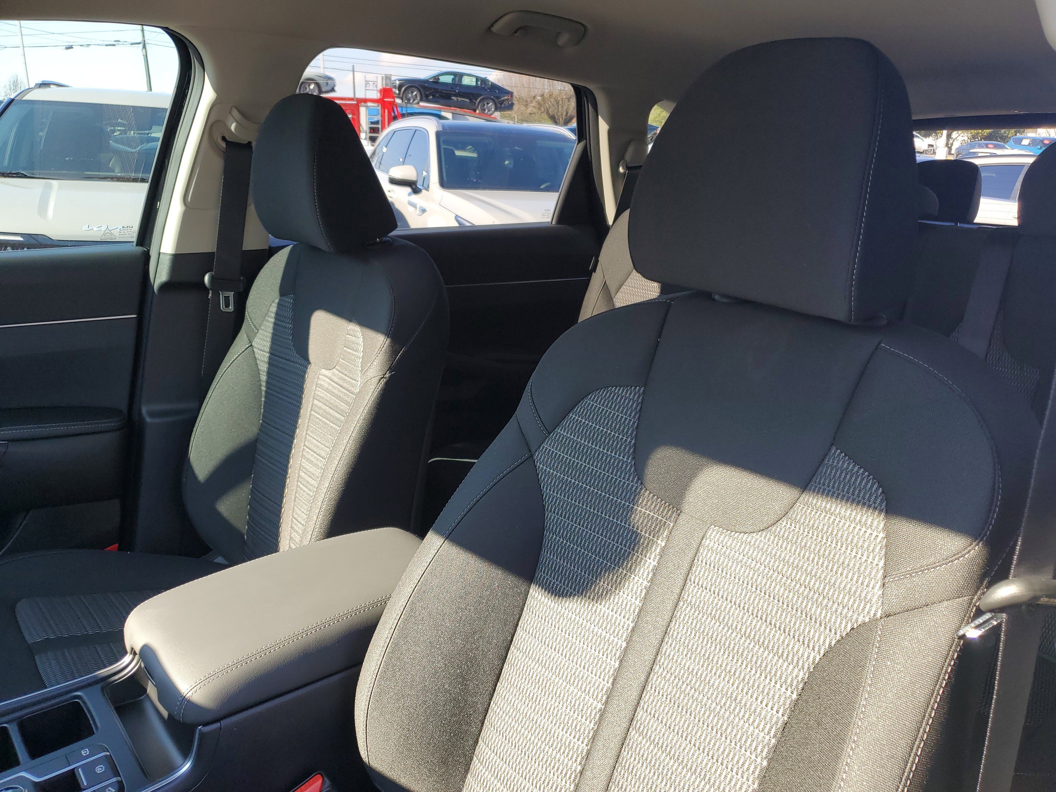 New 2026 Kia Sorento LX FWD image 14