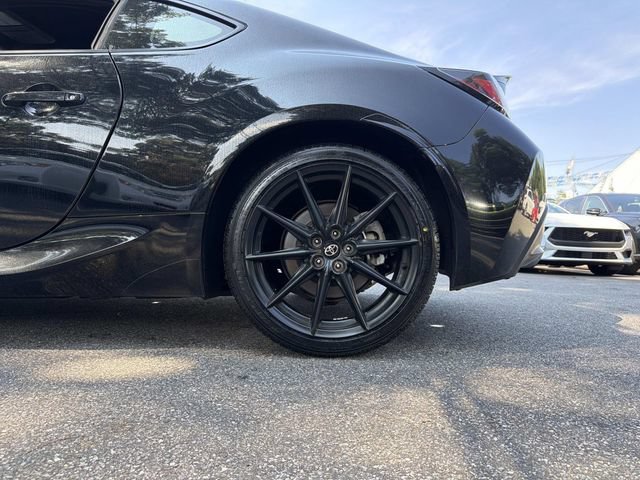 Used 2022 Toyota GR86 Premium w/ ALL Weather Mat Package (TMS) RWD image 32