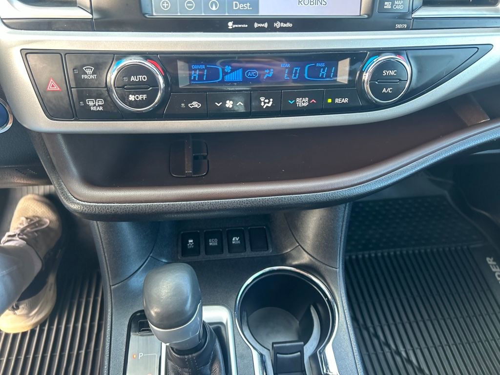 Certified 2017 Toyota Highlander XLE image 36