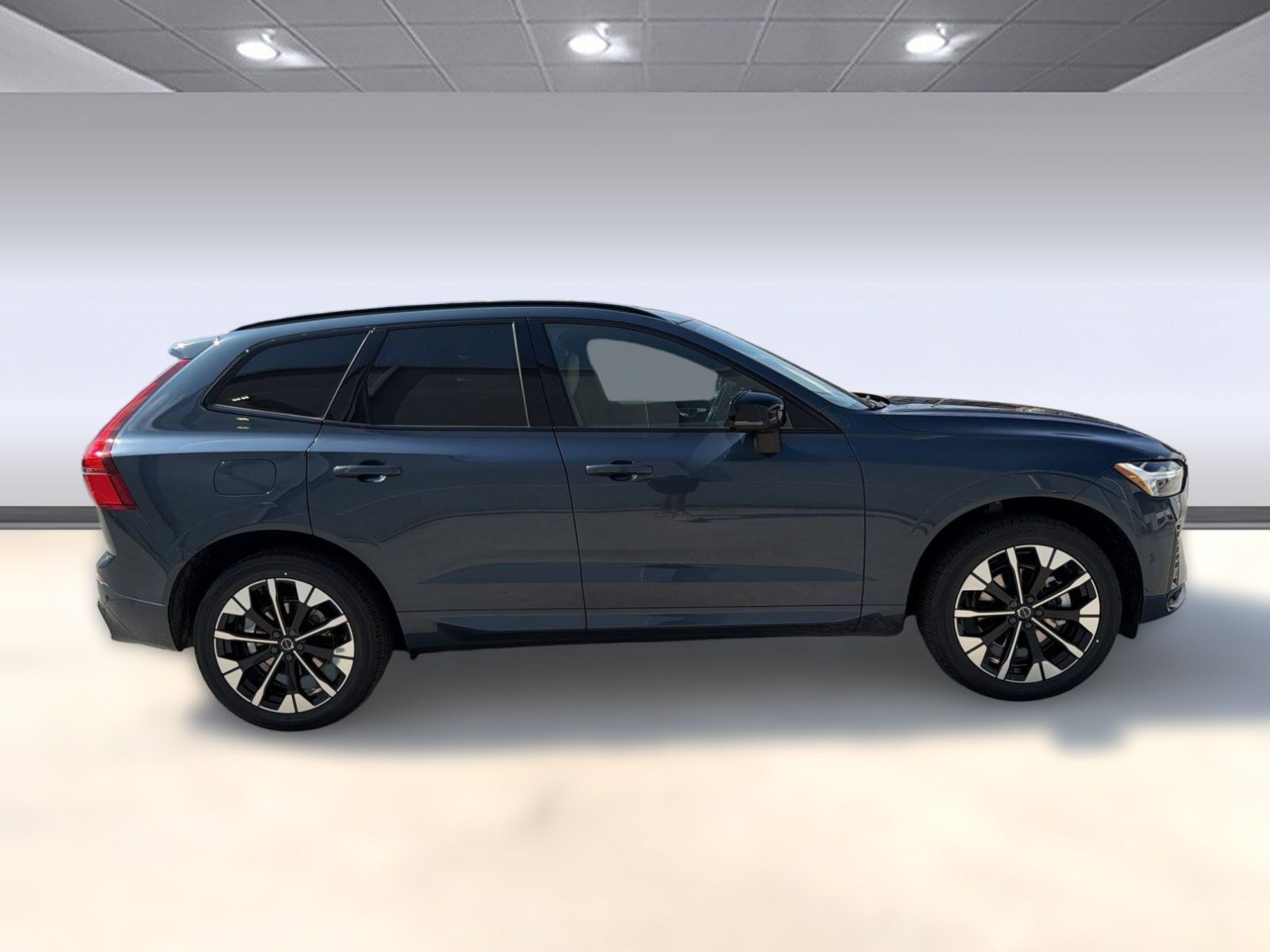 New 2026 Volvo XC60 B5 Plus w/ Protection Package Premier AWD/4WD image 8