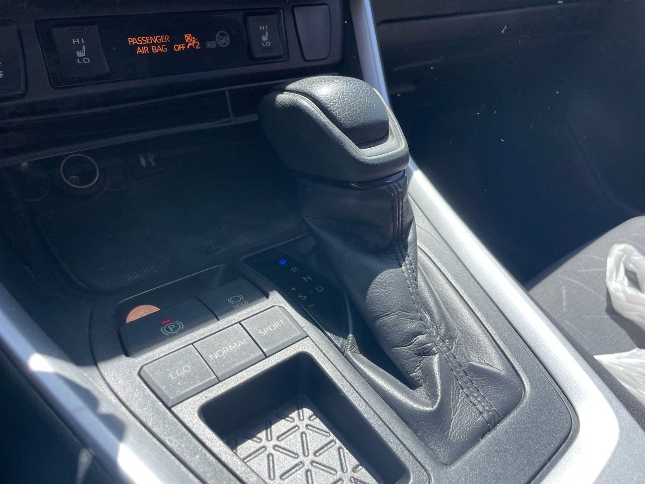 Used 2019 Toyota RAV4 XLE w/ Convenience Package image 7